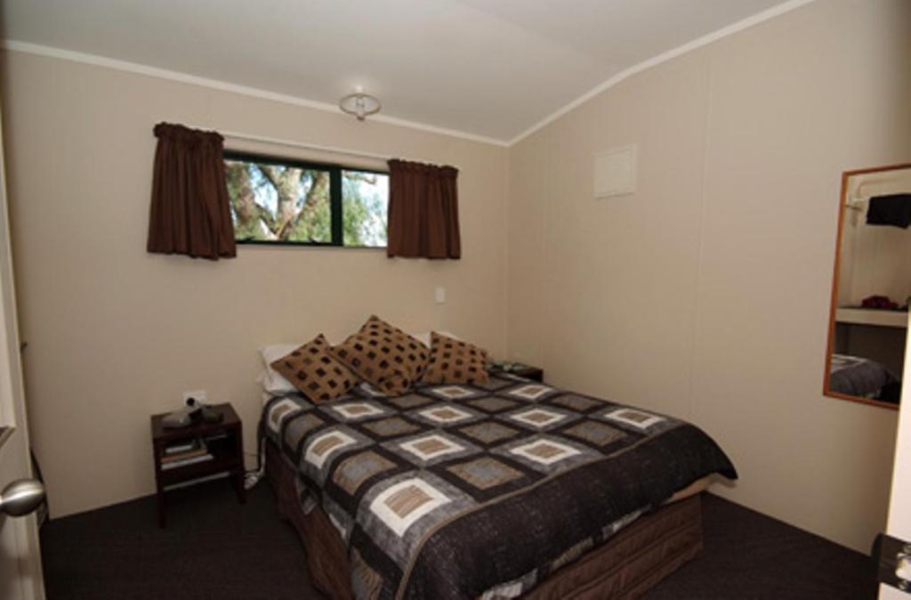 Omokoroa Kiwi Holiday Park Tauranga Room photo